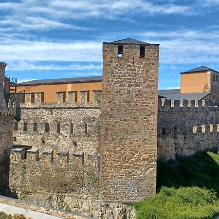 Apartamento Castillo Ponferrada. Екстериор снимка